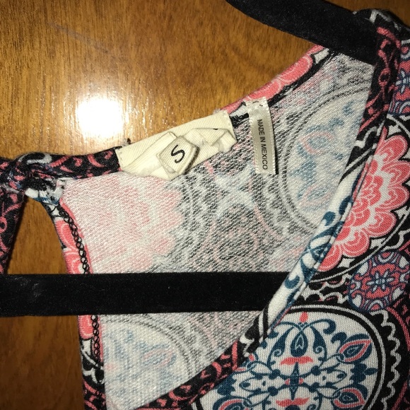 Romper - Picture 2 of 4